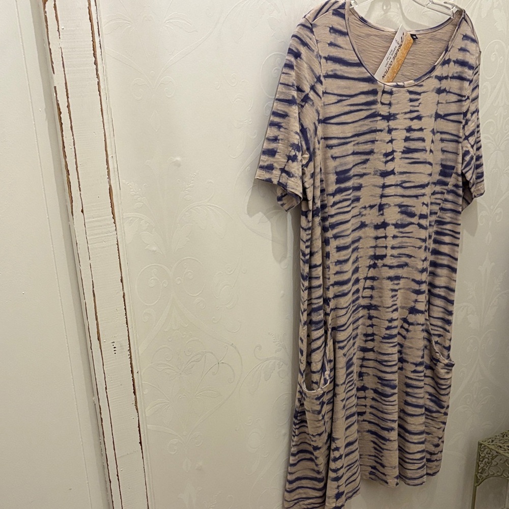 Blue and Tan batik print cotton s/s pocket Midi Dress. Pre -shrunk. NWT M
